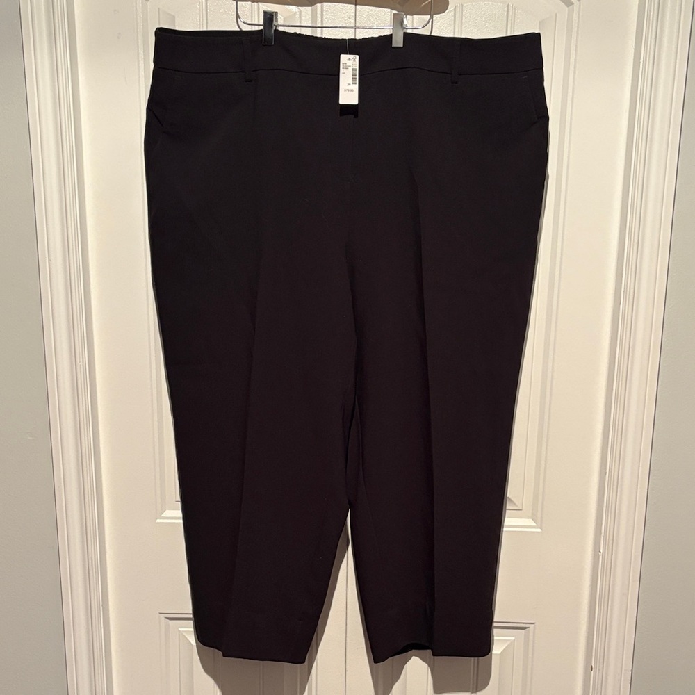 Penningtons Black  Women's Pants length is 26”